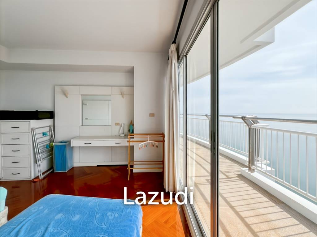 Baan Kinnon Hua Hin : The Ultra-Exclusive 18th Floor Beachfront 4 Bedroom Condo