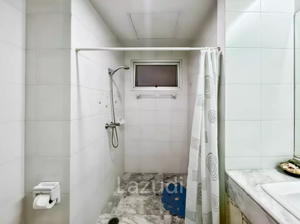 Baan Kinnon Hua Hin : The Ultra-Exclusive 18th Floor Beachfront 4 Bedroom Condo