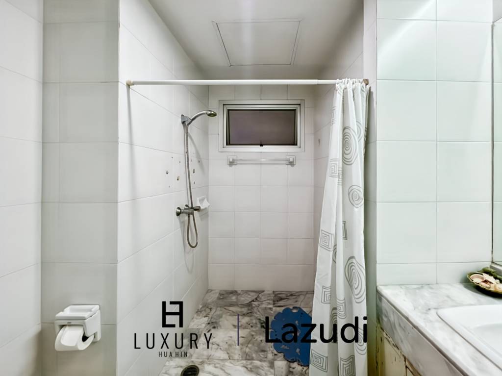 Baan Kinnon Hua Hin : The Ultra-Exclusive 18th Floor Beachfront 4 Bedroom Condo