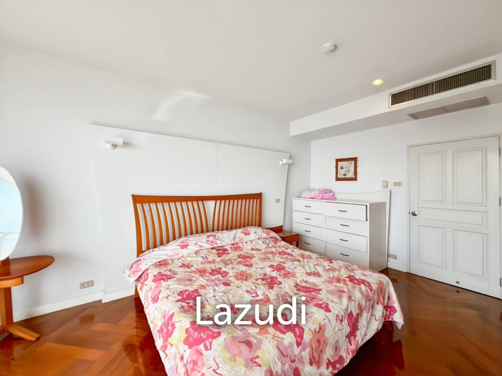 Baan Kinnon Hua Hin : The Ultra-Exclusive 18th Floor Beachfront 4 Bedroom Condo