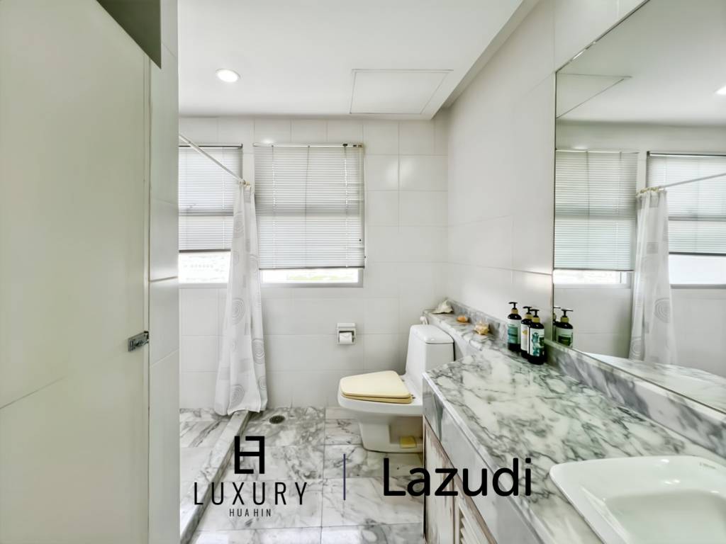 Baan Kinnon Hua Hin : The Ultra-Exclusive 18th Floor Beachfront 4 Bedroom Condo