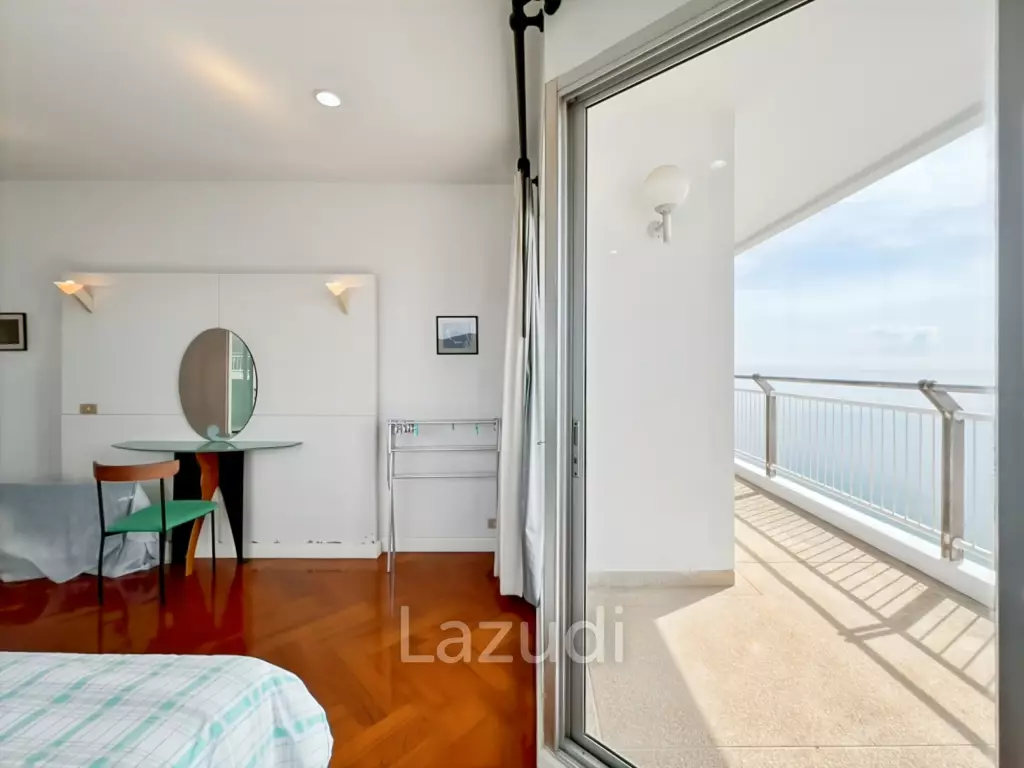 Baan Kinnon Hua Hin : The Ultra-Exclusive 18th Floor Beachfront 4 Bedroom Condo