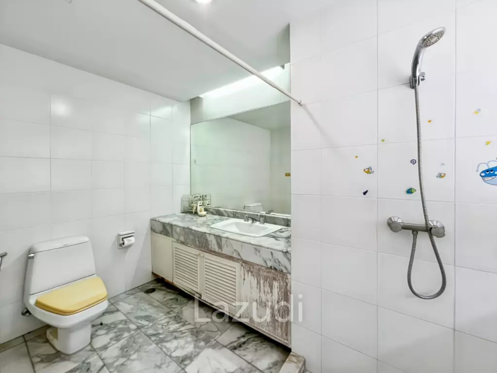 Baan Kinnon Hua Hin : The Ultra-Exclusive 18th Floor Beachfront 4 Bedroom Condo