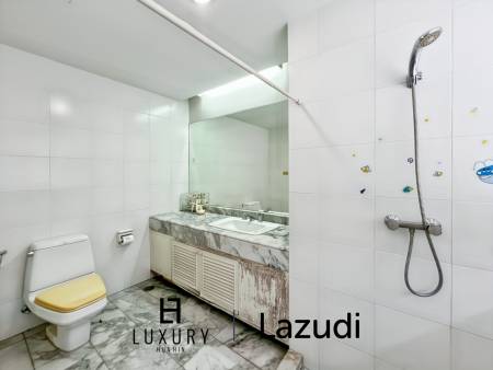 Baan Kinnon Hua Hin : The Ultra-Exclusive 18th Floor Beachfront 4 Bedroom Condo