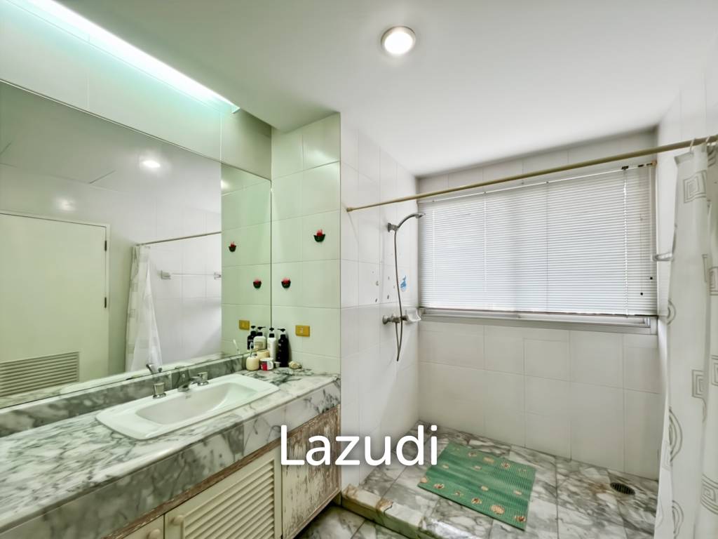 Baan Kinnon Hua Hin : The Ultra-Exclusive 18th Floor Beachfront 4 Bedroom Condo