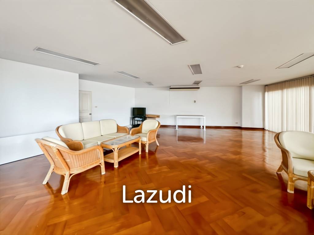 Baan Kinnon Hua Hin : The Ultra-Exclusive 18th Floor Beachfront 4 Bedroom Condo
