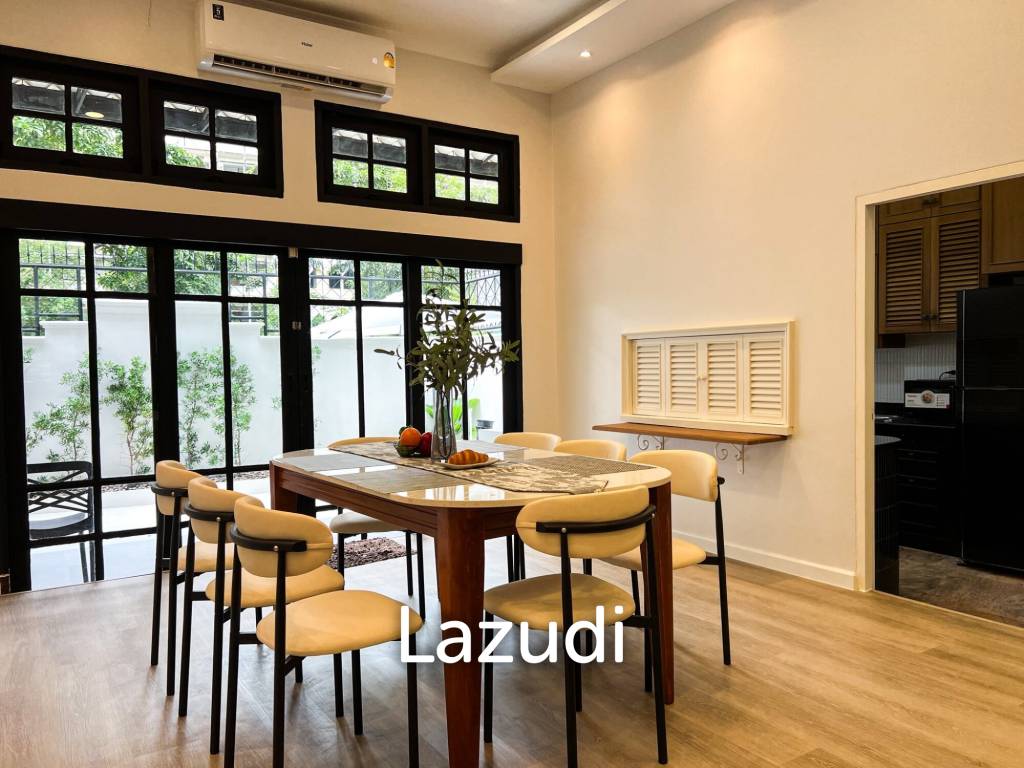 Luxurious 6-Bedroom Townhouse in Khlong Tan Nuea