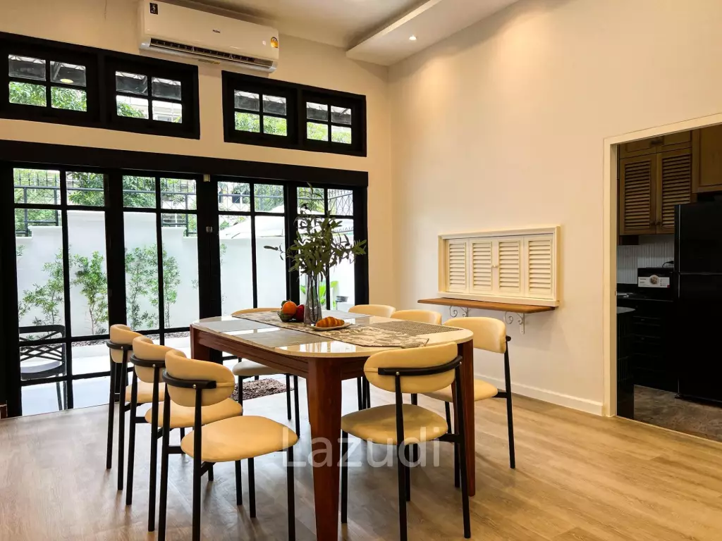 Luxurious 6-Bedroom Townhouse in Khlong Tan Nuea