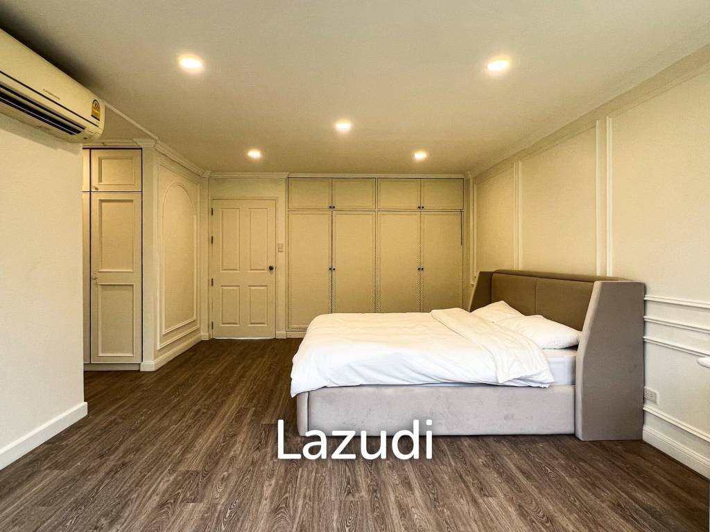 Luxurious 6-Bedroom Townhouse in Khlong Tan Nuea