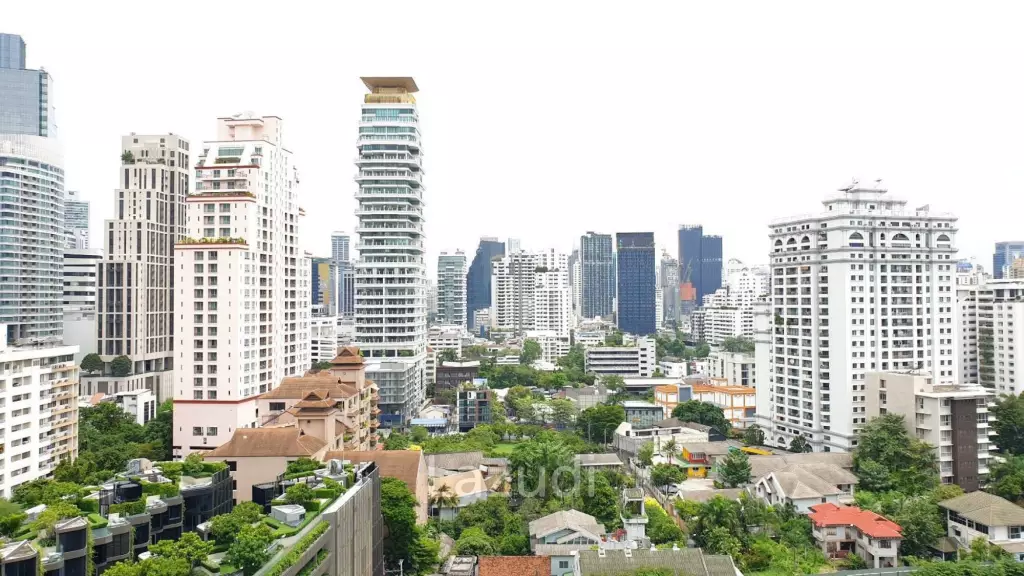 Chic 1-Bedroom Condo in H Sukhumvit 43 Bangkok