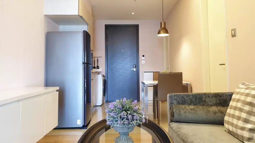 Chic 1-Bedroom Condo in H Sukhumvit 43 Bangkok