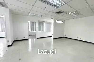 104 sq.m. Office for Rent in Silom at Paso Tower