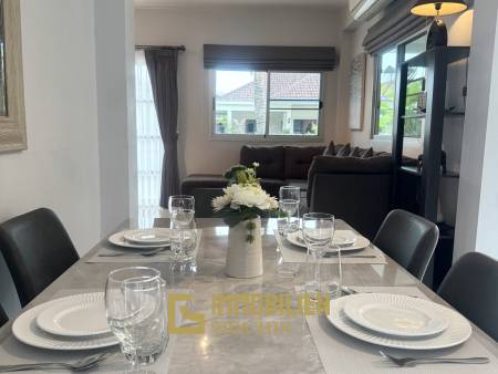 schwedischer Architekturstil / Gemeinschaftspool / Fitnessraum und Billiardtisch