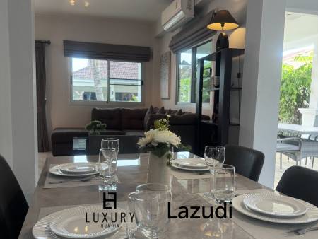 Style architectural suédois / piscine commune / salle de sport et table de billard