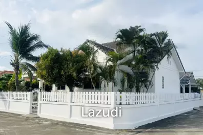 Tropical Garden Village Elegant 3 Bedroom Family Home, Renovated
