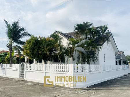 schwedischer Architekturstil / Gemeinschaftspool / Fitnessraum und Billiardtisch