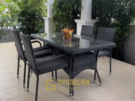 schwedischer Architekturstil / Gemeinschaftspool / Fitnessraum und Billiardtisch