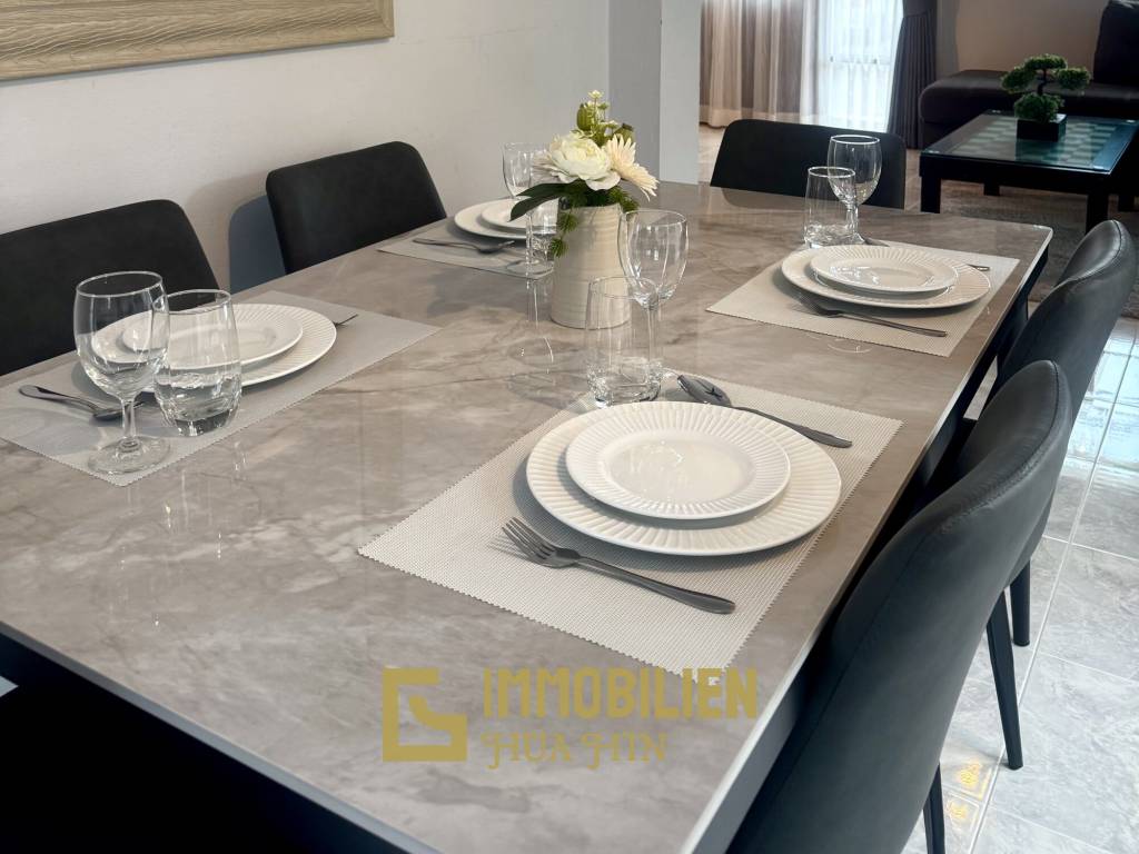 schwedischer Architekturstil / Gemeinschaftspool / Fitnessraum und Billiardtisch