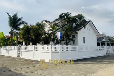 schwedischer Architekturstil / Gemeinschaftspool / Fitnessraum und Billiardtisch