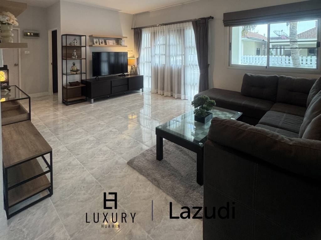 Style architectural suédois / piscine commune / salle de sport et table de billard