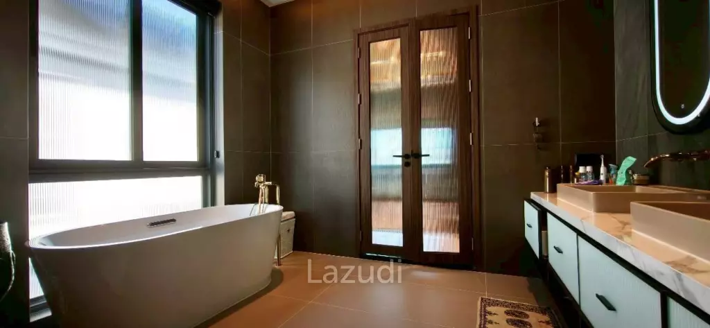 4 Bedrooms 5 Bathrooms 261.40 SQ.M. Arcade By Patta