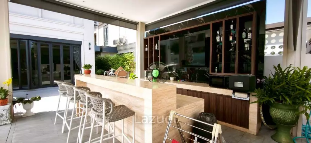 4 Bedrooms 5 Bathrooms 261.40 SQ.M. Arcade By Patta