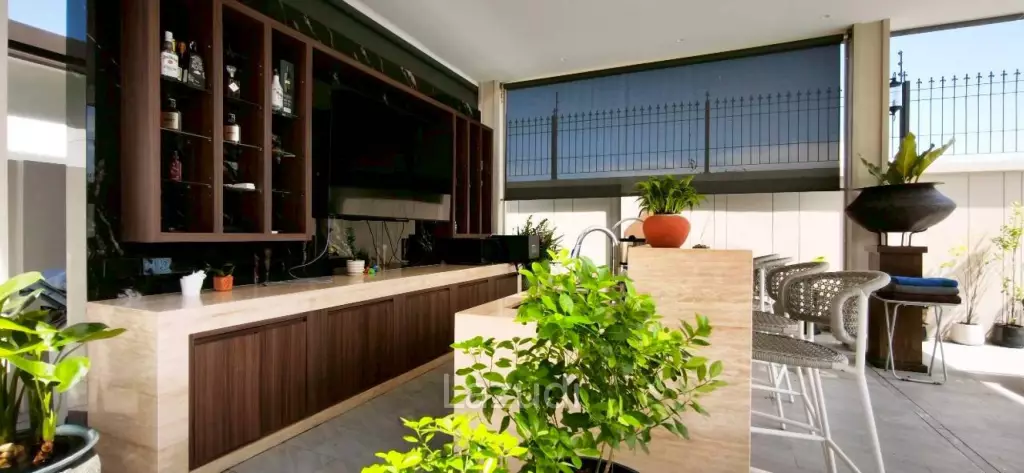 4 Bedrooms 5 Bathrooms 261.40 SQ.M. Arcade By Patta