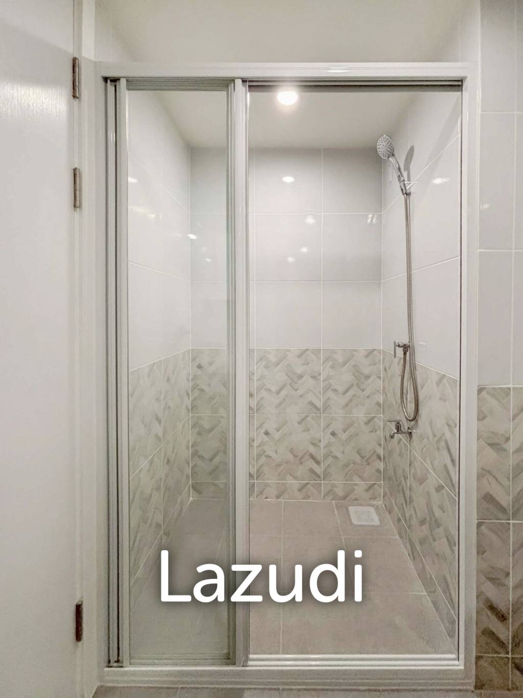 Mira Monte Hua Hin 94: Prime 8th Floor Condo