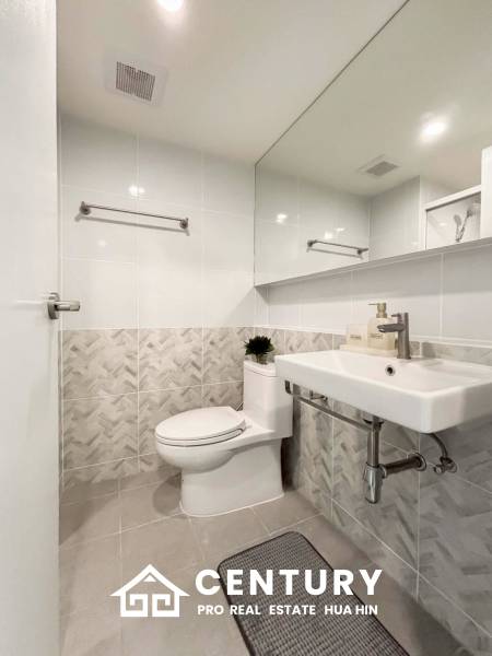 Mira Monte Hua Hin 94: Prime 8th Floor Condo