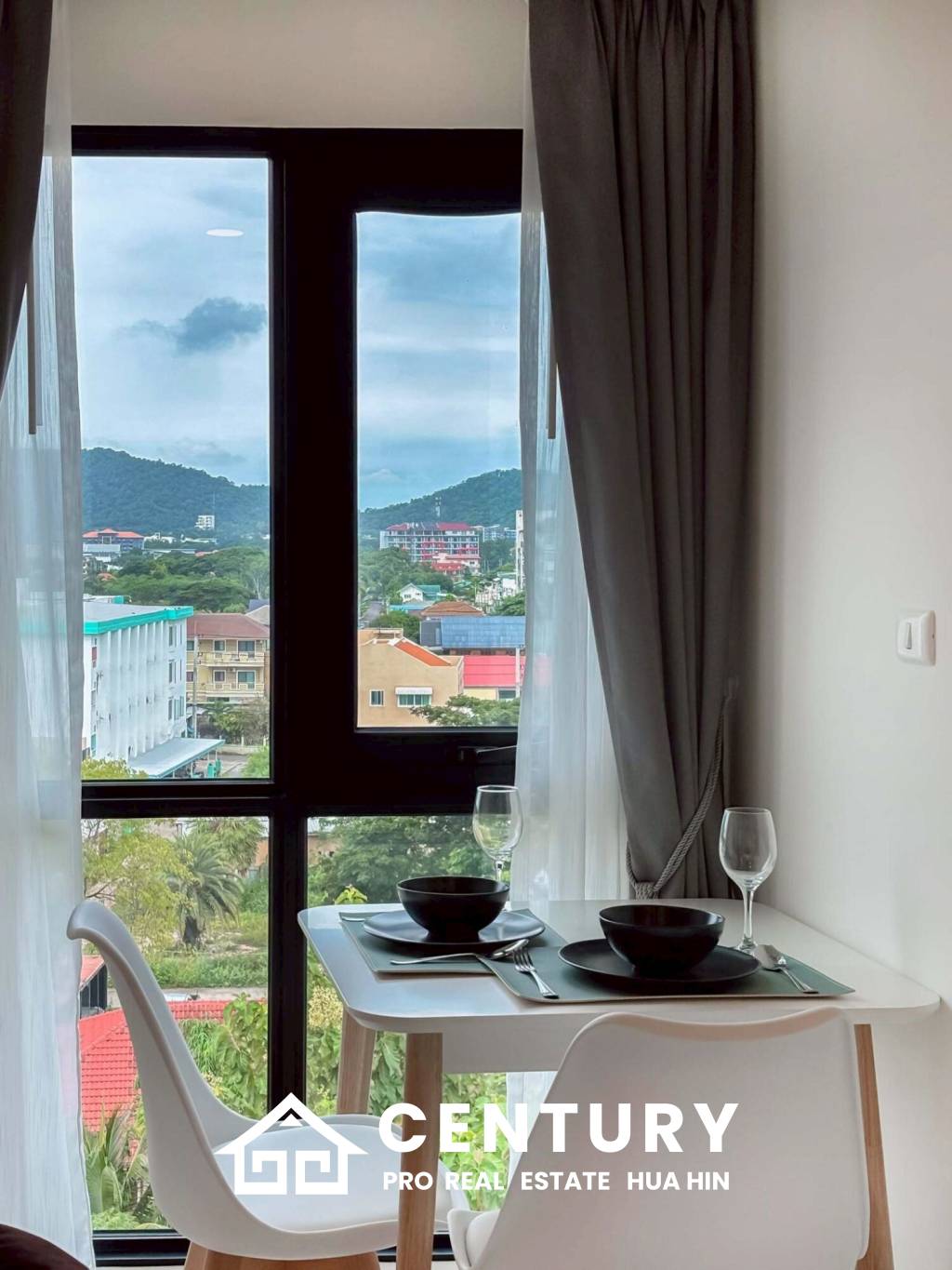 Mira Monte Hua Hin 94: Prime 8th Floor Condo