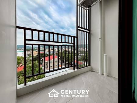 Mira Monte Hua Hin 94: Prime 8th Floor Condo