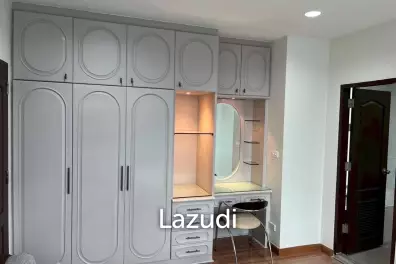 Luxury Fully Furnished Condo Si Lom Bangkok