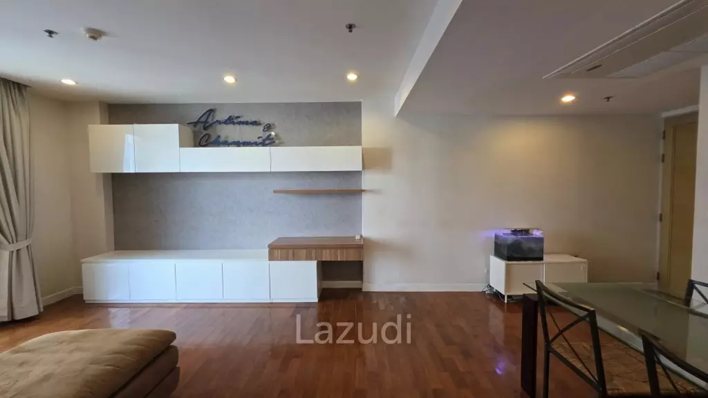 Sophisticated 2-BR in Bangkok's Baan Siri 31 Condo