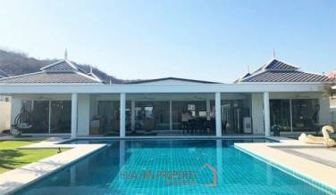 FALCON HILL : Great Quality 3 Bed Pool Villa on Luxury Development