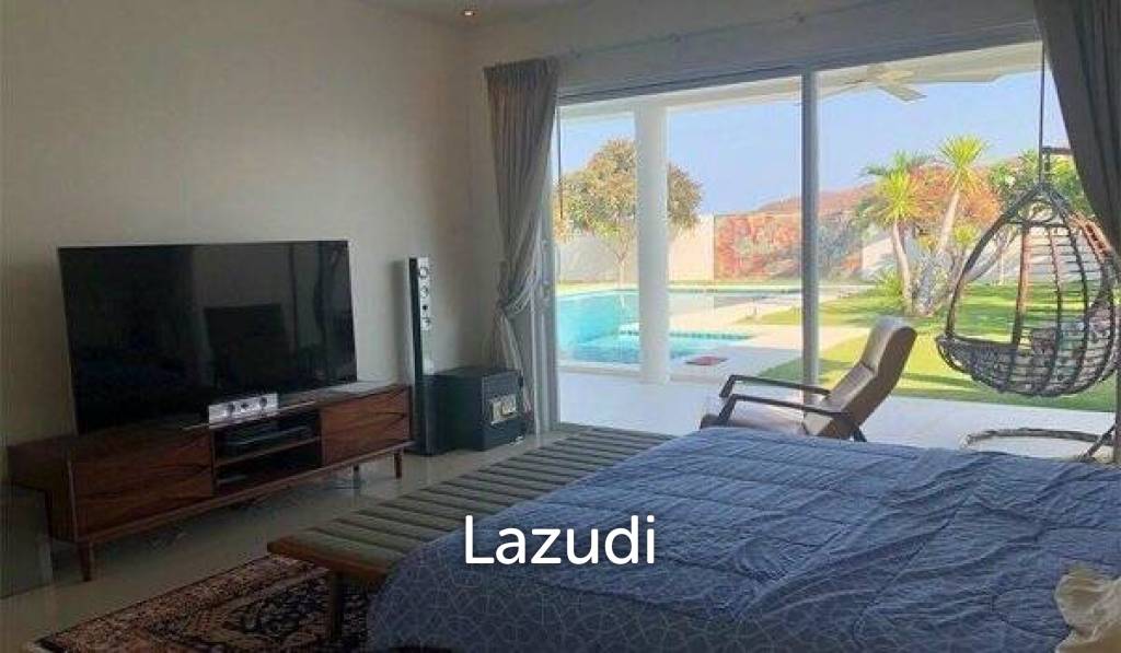 FALCON HILL : Great Quality 3 Bed Pool Villa on Luxury Development