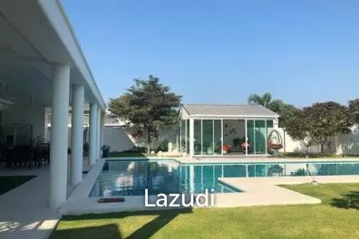 FALCON HILL : Great Quality 3 Bed Pool Villa on Luxury Development
