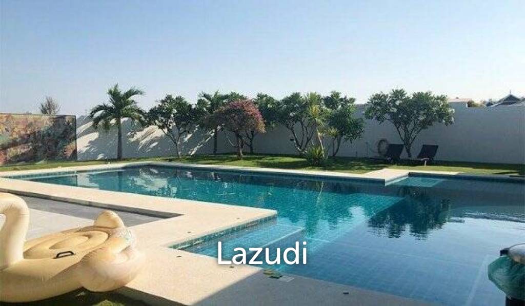 FALCON HILL : Great Quality 3 Bed Pool Villa on Luxury Development