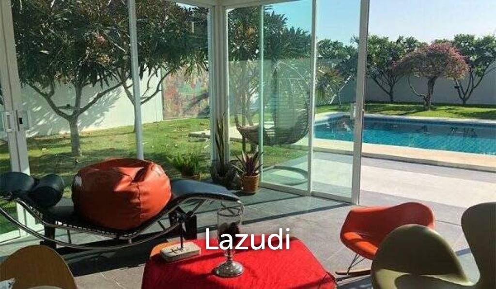 FALCON HILL : Great Quality 3 Bed Pool Villa on Luxury Development