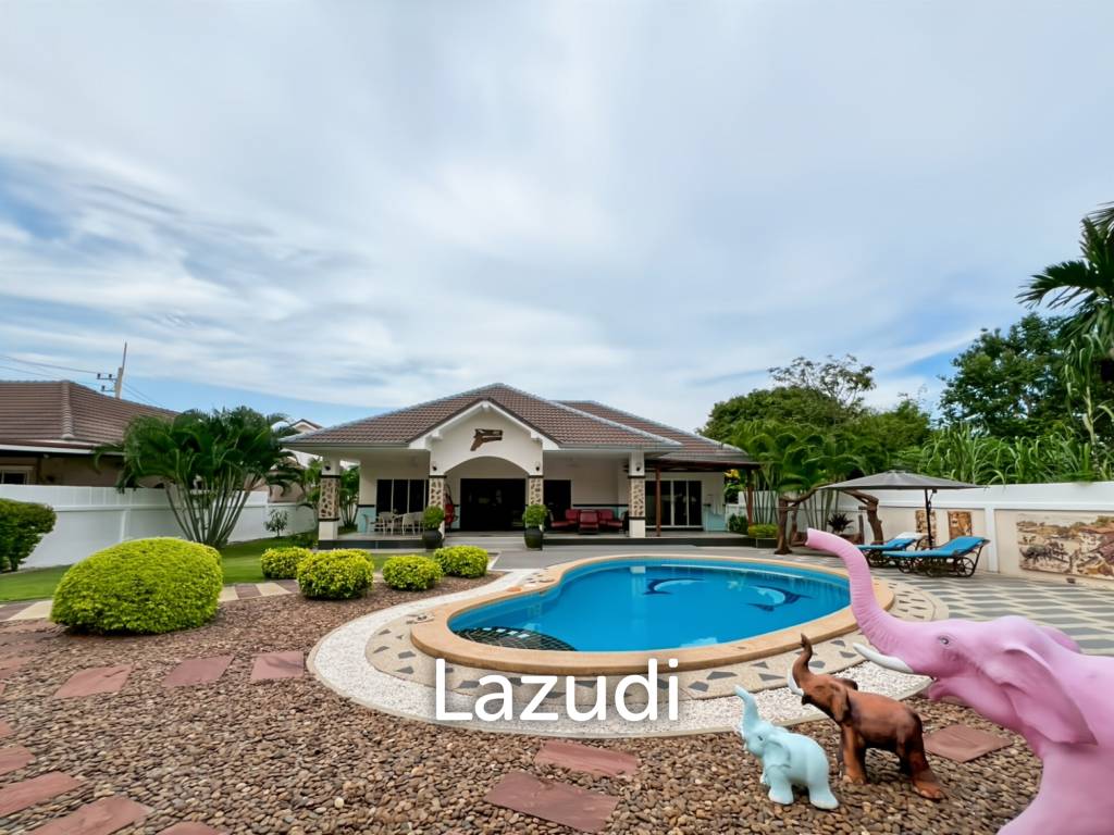 Tropical Garden Village 3-Bedroom Villa with Pool and Sauna
