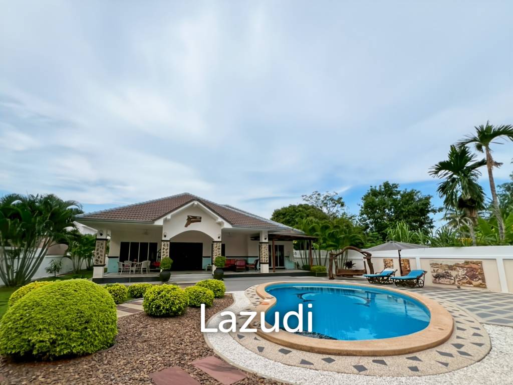 Tropical Garden Village 3-Bedroom Villa with Pool and Sauna