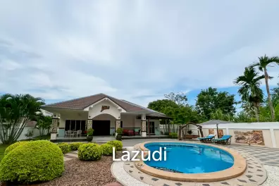 Tropical Garden Village 3-Bedroom Villa with Pool and Sauna