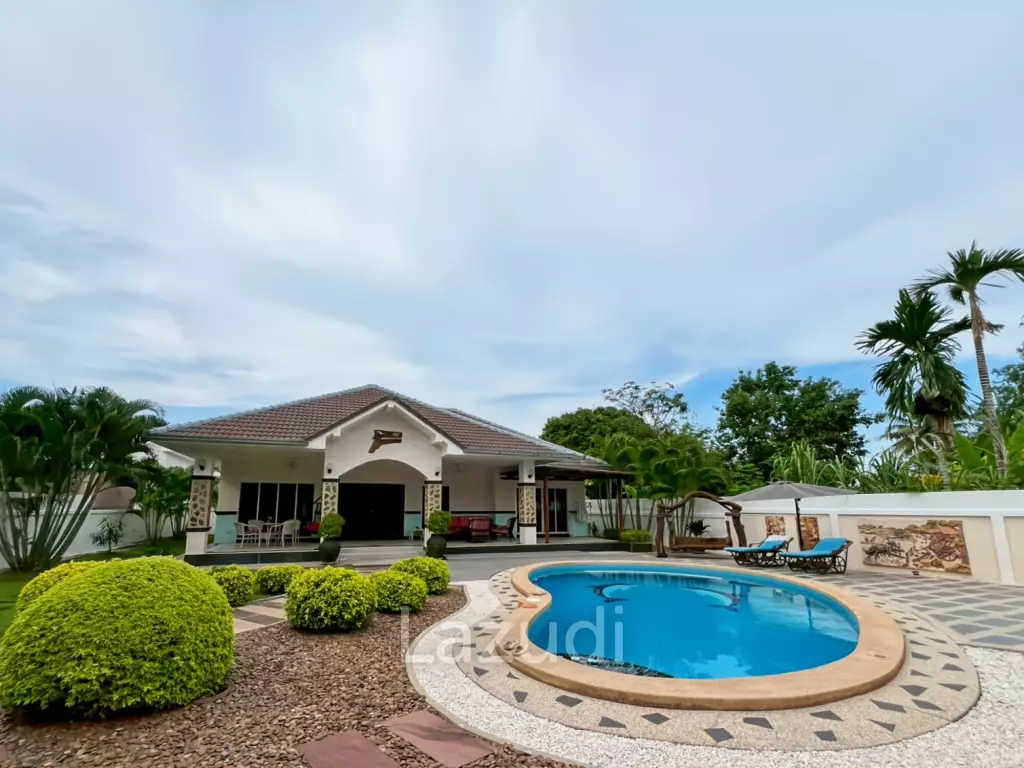 Tropical Garden Village 3-Bedroom Villa with Pool and Sauna