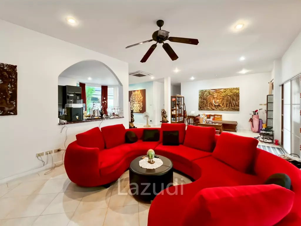 Tropical Garden Village 3-Bedroom Villa with Pool and Sauna