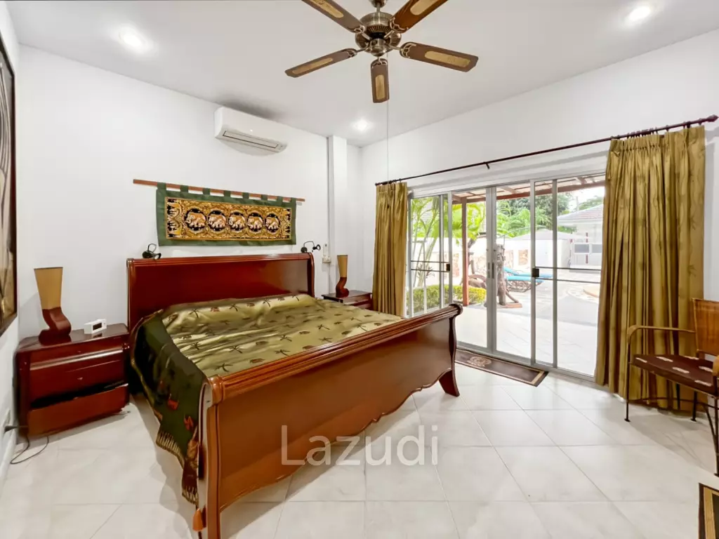 Tropical Garden Village 3-Bedroom Villa with Pool and Sauna