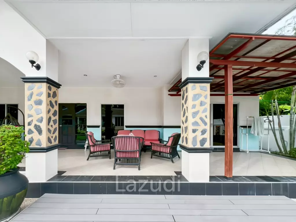 Tropical Garden Village 3-Bedroom Villa with Pool and Sauna