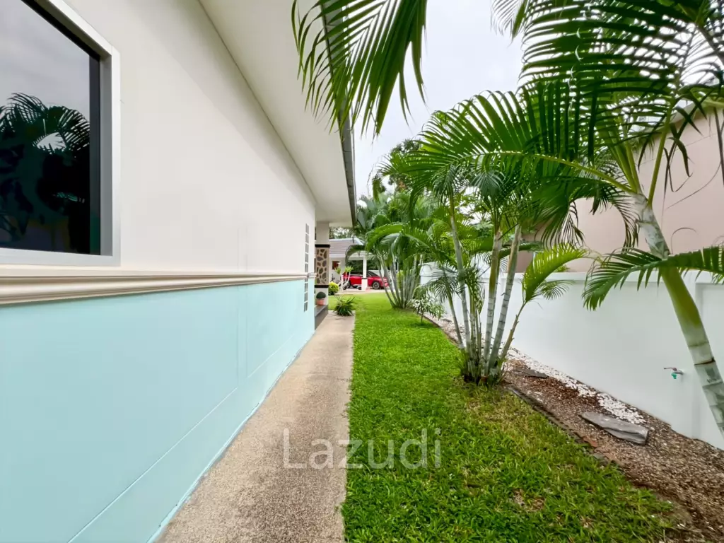 Tropical Garden Village 3-Bedroom Villa with Pool and Sauna