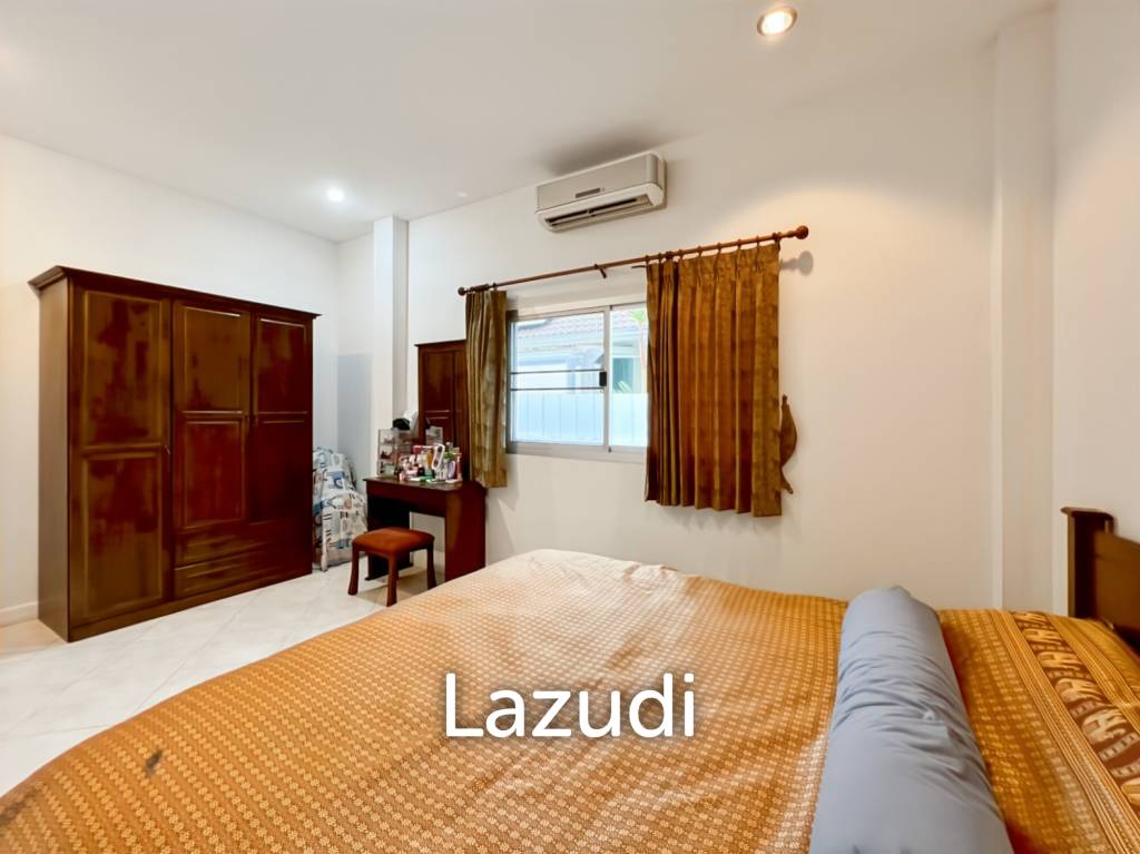 Tropical Garden Village 3-Bedroom Villa with Pool and Sauna
