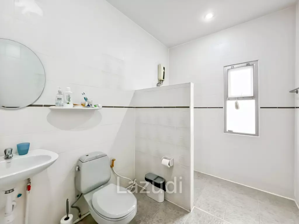 Tropical Garden Village 3-Bedroom Villa with Pool and Sauna