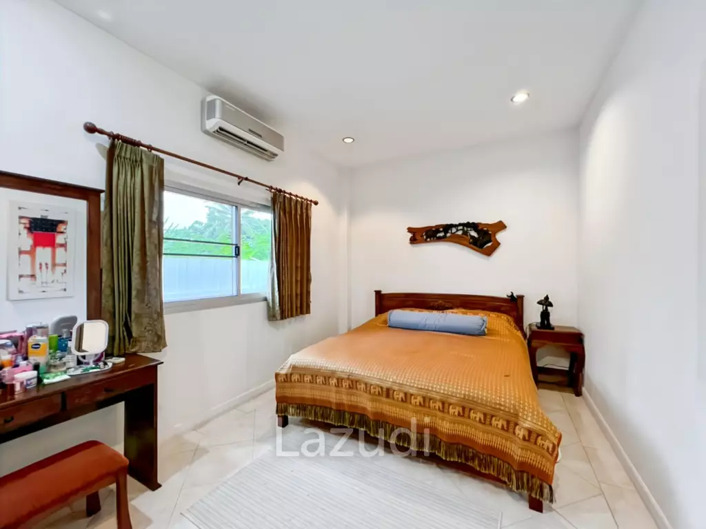 Tropical Garden Village 3-Bedroom Villa with Pool and Sauna