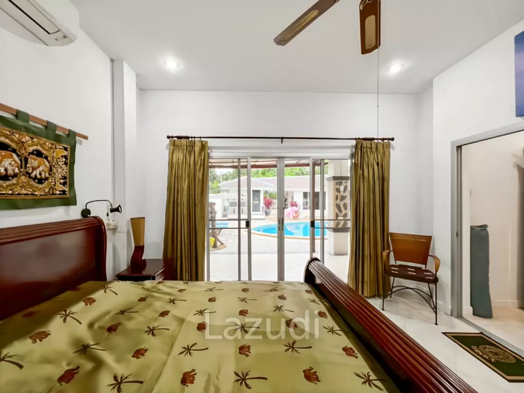 Tropical Garden Village 3-Bedroom Villa with Pool and Sauna